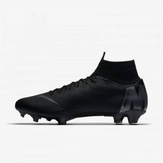 Crampon noir nike Jr...